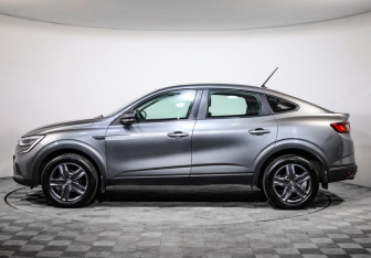 Подержанный автомобиль Renault Arkana 2020 года (8 фото)