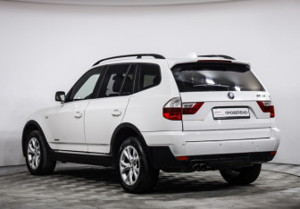 Подержанный автомобиль BMW X3 2009 года (7 фото)