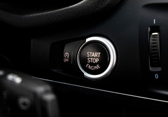 Подержанный автомобиль BMW X3 2012 года (17 фото)