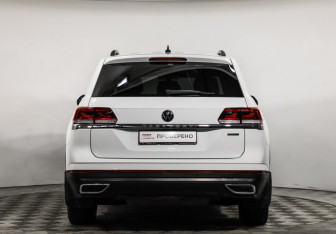 Подержанный автомобиль Volkswagen Teramont 2021 года (6 фото)