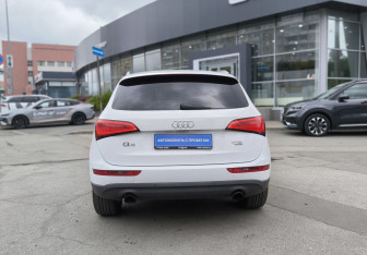 Подержанный автомобиль Audi Q5 2013 года (5 фото)