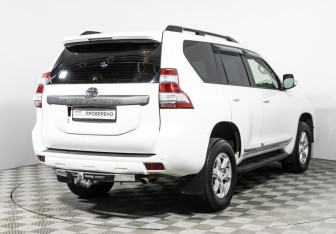 Подержанный автомобиль Toyota Land Cruiser Prado 2015 года (5 фото)