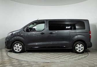 Подержанный автомобиль Peugeot Traveller 2020 года (8 фото)