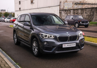 Подержанный автомобиль BMW X1 2018 года (5 фото)