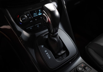 Подержанный автомобиль Ford Kuga 2016 года (18 фото)