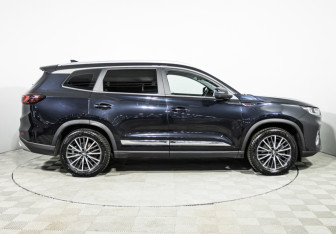 Подержанный автомобиль Chery Tiggo 8 Pro 2022 года (4 фото)