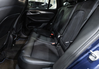 Подержанный автомобиль BMW X3 2018 года (12 фото)