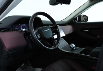 Подержанный автомобиль Land Rover Range Rover Evoque 2024 года (16 фото)