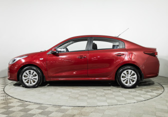 Подержанный автомобиль Kia Rio Sedan 2018 года (8 фото)