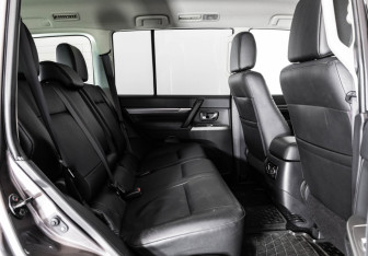 Подержанный автомобиль Mitsubishi Pajero 2014 года (20 фото)