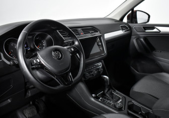 Подержанный автомобиль Volkswagen Tiguan 2020 года (9 фото)
