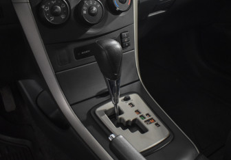 Подержанный автомобиль Toyota Corolla Sedan 2007 года (16 фото)