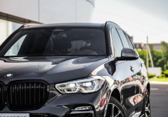 Подержанный автомобиль BMW X5 2019 года (2 фото)