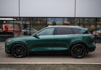 Подержанный автомобиль Voyah Free 2023 года (9 фото)