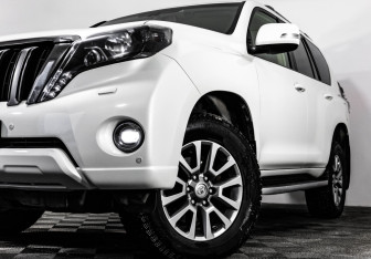 Подержанный автомобиль Toyota Land Cruiser Prado 2016 года (2 фото)