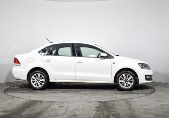 Подержанный автомобиль Volkswagen Polo Sedan 2017 года (4 фото)