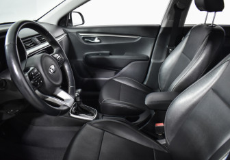 Подержанный автомобиль Kia Rio Hatchback 2020 года (10 фото)