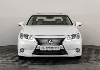 Подержанный автомобиль Lexus ES 2013 года (2 фото)