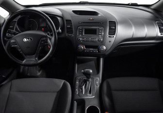 Подержанный автомобиль Kia Cerato Sedan 2014 года (14 фото)