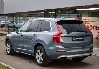 Подержанный автомобиль Volvo XC90 2019 года (7 фото)