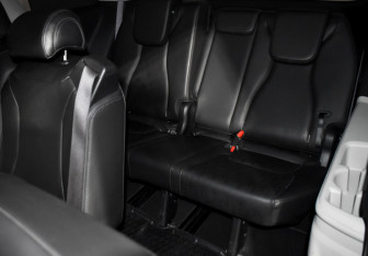 Подержанный автомобиль Kia Carnival 2023 года (13 фото)