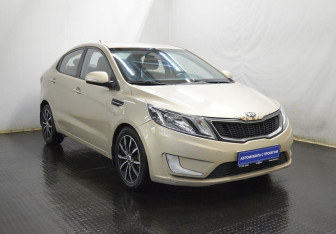 Подержанный автомобиль Kia Rio Sedan 2014 года (3 фото)
