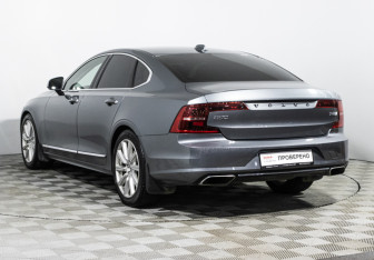 Подержанный автомобиль Volvo S90 2019 года (7 фото)