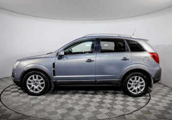 Подержанный автомобиль Opel Antara 2013 года (8 фото)