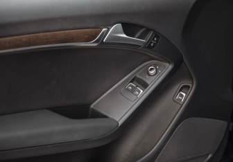 Подержанный автомобиль Audi A5 Coupe 2015 года (19 фото)