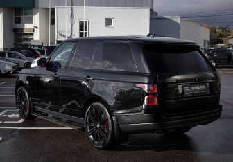 Подержанный автомобиль Land Rover Range Rover 2019 года (8 фото)