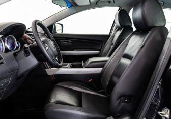 Подержанный автомобиль Mazda CX-9 2008 года (17 фото)