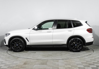 Подержанный автомобиль BMW X3 2020 года (8 фото)