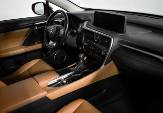 Подержанный автомобиль Lexus RX 2019 года (14 фото)