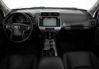 Подержанный автомобиль Toyota Land Cruiser Prado 2018 года (9 фото)