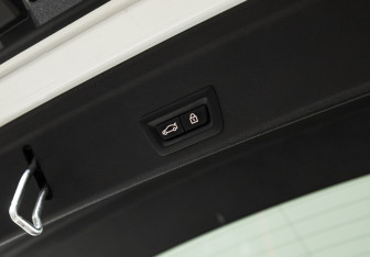 Подержанный автомобиль BMW X6 2021 года (28 фото)