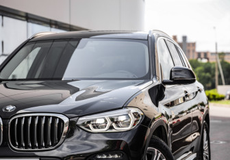 Подержанный автомобиль BMW X3 2020 года (2 фото)