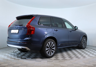 Подержанный автомобиль Volvo XC90 2020 года (5 фото)