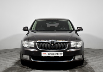 Подержанный автомобиль Skoda Superb Liftback 2011 года (2 фото)