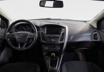 Подержанный автомобиль Ford Focus Hatchback 2019 года (9 фото)