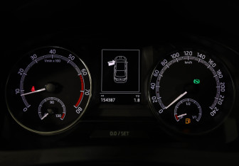 Подержанный автомобиль Skoda Rapid Liftback 2018 года (11 фото)