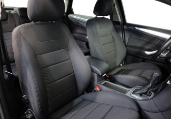 Подержанный автомобиль Ford Mondeo Sedan 2013 года (18 фото)