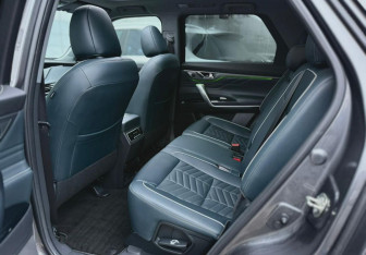 Подержанный автомобиль Changan CS95 2023 года (10 фото)