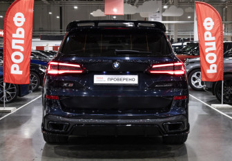 Подержанный автомобиль BMW X5 2020 года (15 фото)