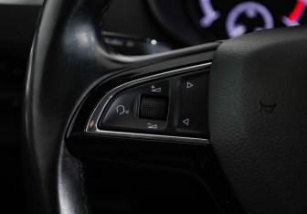 Подержанный автомобиль Skoda Octavia Liftback 2020 года (13 фото)