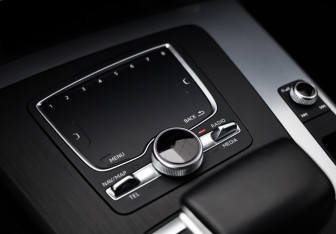 Подержанный автомобиль Audi Q5 2019 года (20 фото)