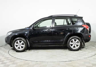 Подержанный автомобиль Toyota RAV4 2007 года (8 фото)