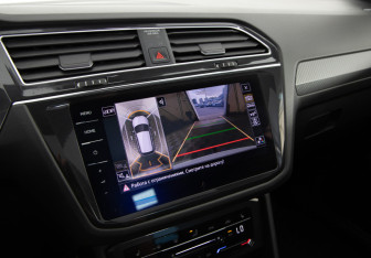 Подержанный автомобиль Volkswagen Tiguan 2021 года (16 фото)