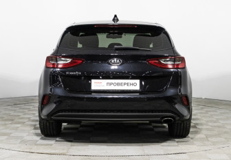 Подержанный автомобиль Kia Ceed Hatchback 2018 года (6 фото)