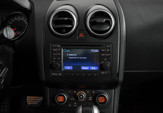 Подержанный автомобиль Nissan Qashqai+2 2010 года (15 фото)