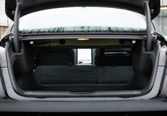 Подержанный автомобиль Hongqi H5 2024 года (37 фото)